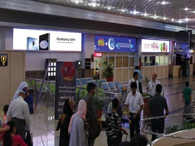 بیلبورد سالن ورودی فرودگاه کیش، بعد از کنترل بار (۱)
